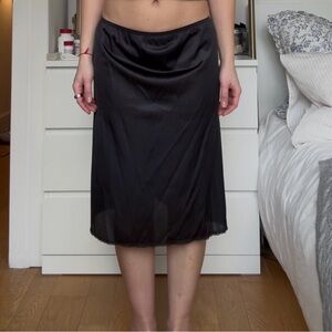 Chic Black Midi Skirt